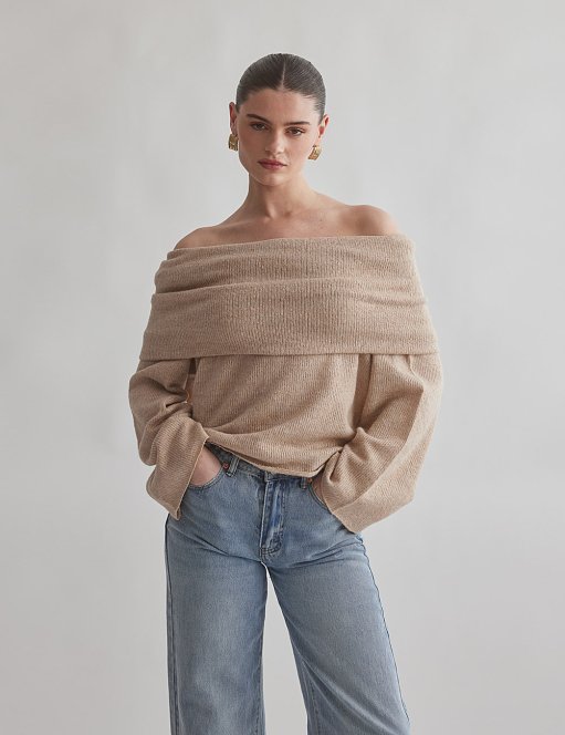 Προϊόν: Ριχτό off-shoulder πουλόβερ