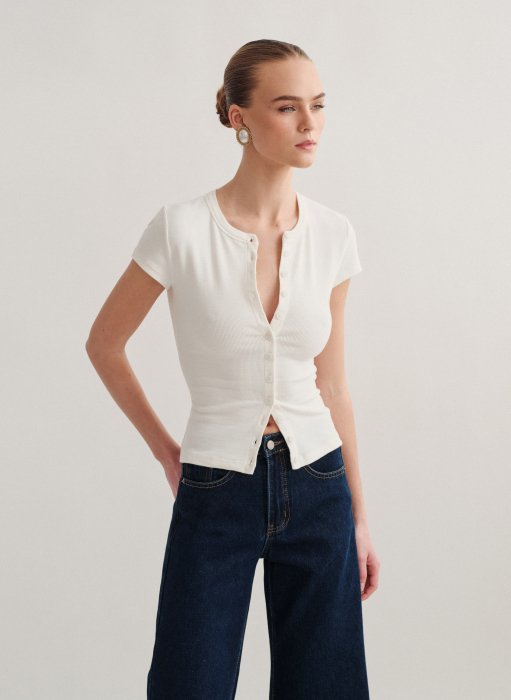 Product: Ribbed blouse with buttons