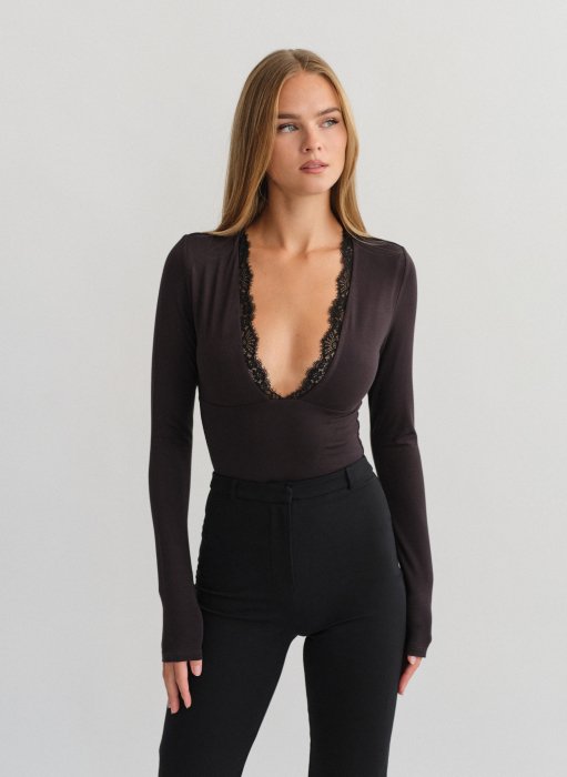 Product: Bamboo blouse with lace