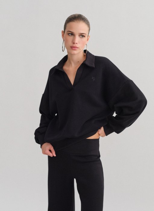 Product: Sweatshirt with collar