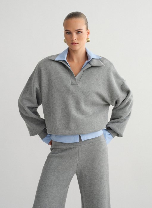 Product: Sweatshirt with collar