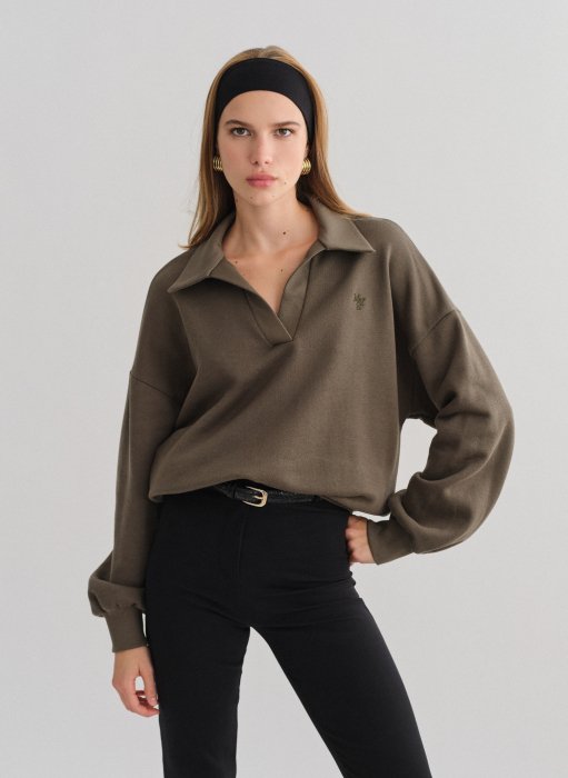 Product: Sweatshirt with collar