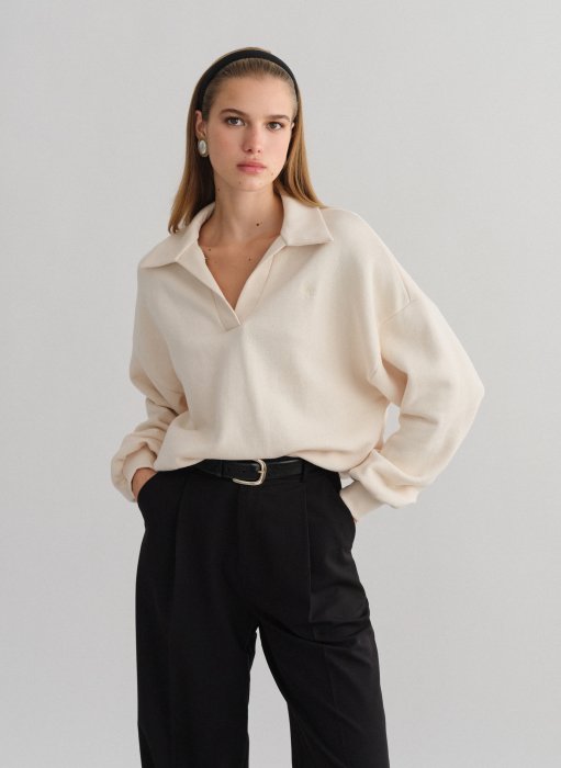 Product: Sweatshirt with collar
