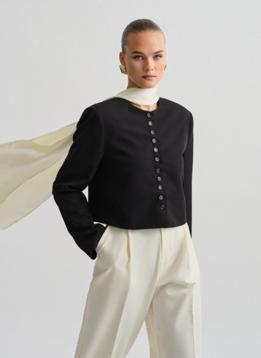 Product: Cropped blazer with buttons