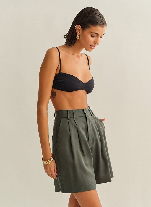 Γυναικεία ψηλόμεση υφασμάτινη βερμούδα