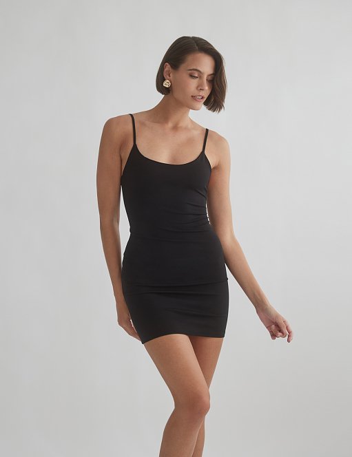 Γυναικείο μίνι φόρεμα με λεπτά τιραντάκια