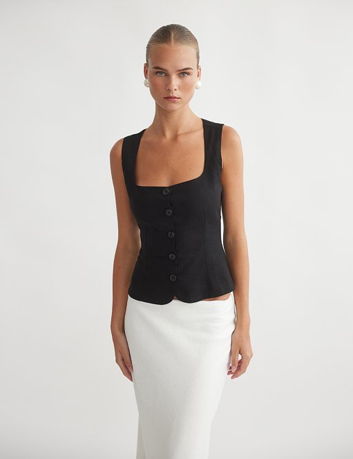 Product: Linen vest with wide straps