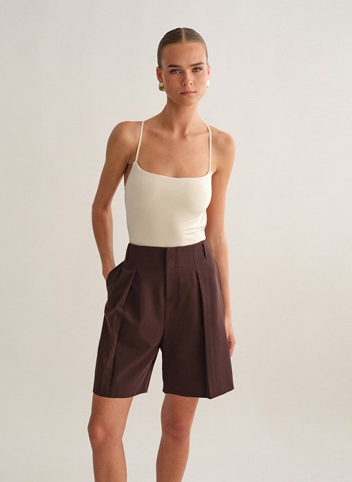 Γυναικεία υφασμάτινη βερμούδα