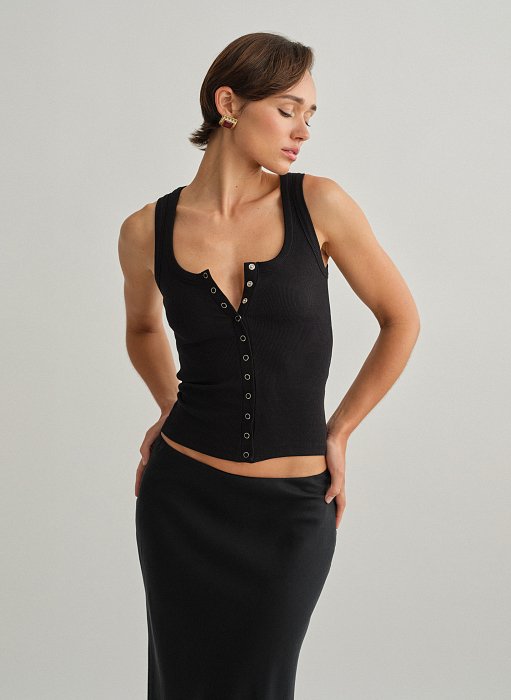 Product: Sleeveless ribbed top with front fastening