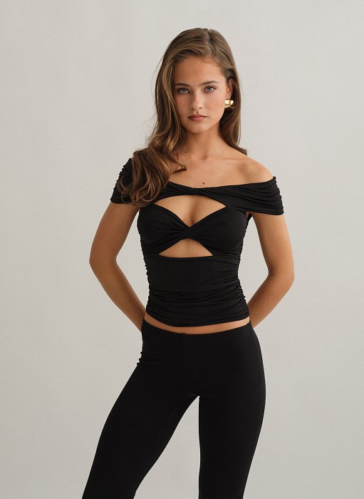 Γυναικείο off-shoulder τοπ με ανεστραμμένο cut-out ντεκολτέ