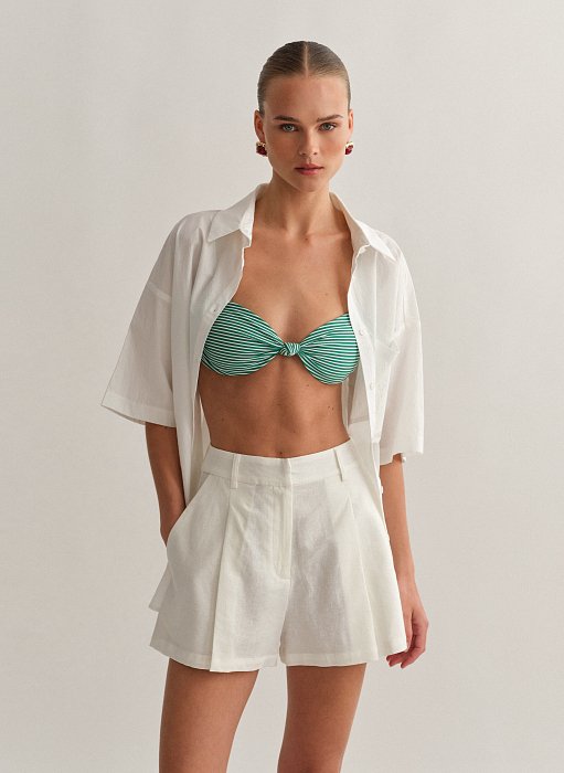 Γυναικείο ψηλόμεσο λινό σορτς με πιέτες