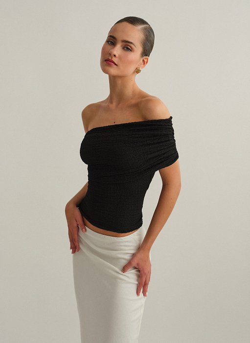 Γυναικεία off-shoulder μπλούζα σε ανάγλυφη υφή