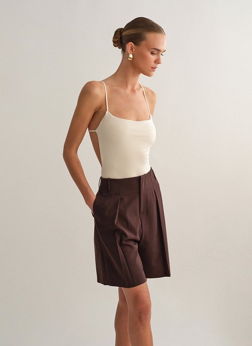 Γυναικείο κορμάκι με ανοιχτή πλάτη