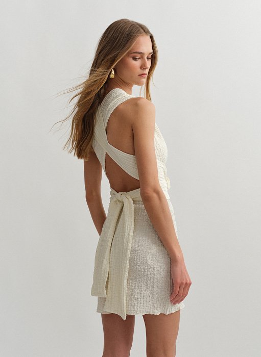 Γυναικείο μίνι φόρεμα σε ανάγλυφη υφή