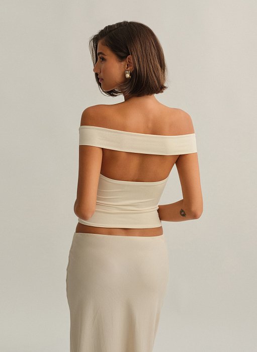 Γυναικείο off-shoulder τοπ με ανοιχτή πλάτη cut-out