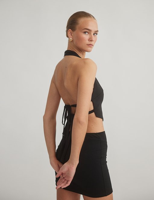 Γυναικείο γιλέκο με ανοιχτή πλάτη και δέσιμο