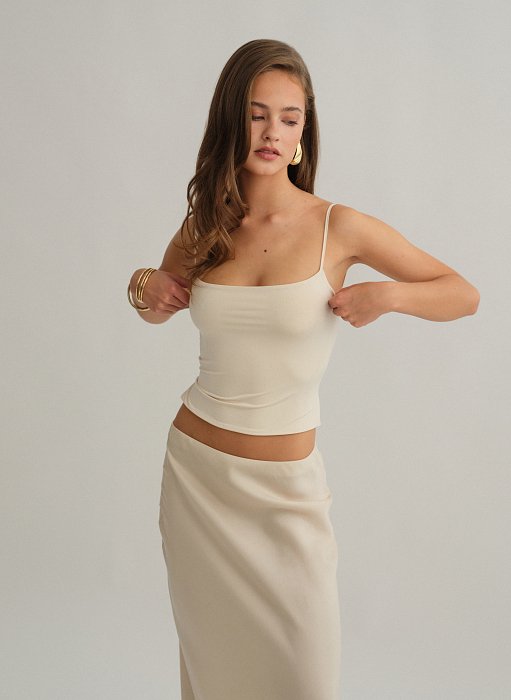 Γυναικείο τοπ με ανοιχτή χιαστί πλάτη με κορδόνι