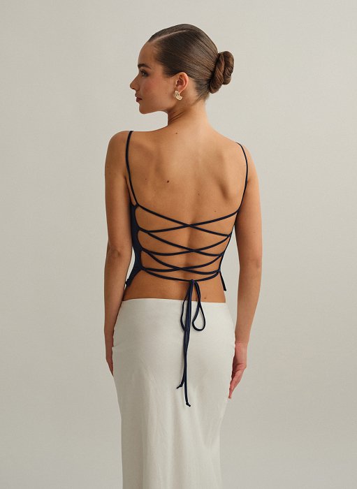 Γυναικείο τοπ με ανοιχτή χιαστί πλάτη με κορδόνι