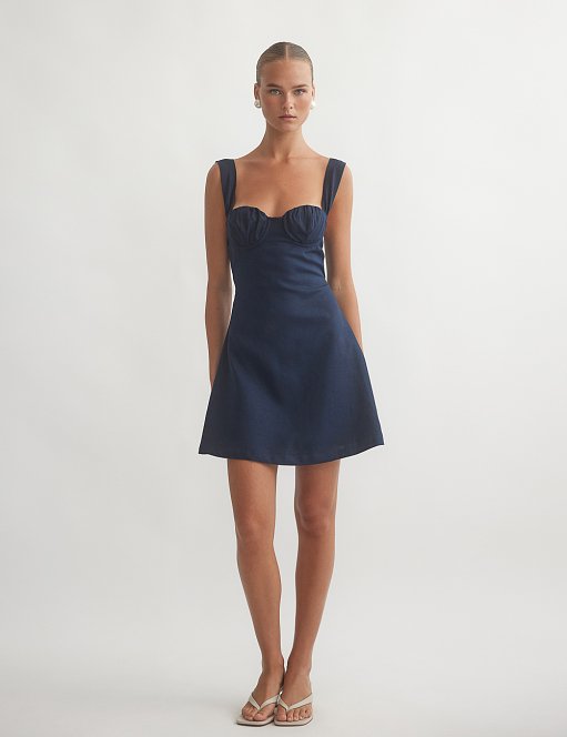 Γυναικείο λινό μίνι φόρεμα με λεπτομέρεια σούρες