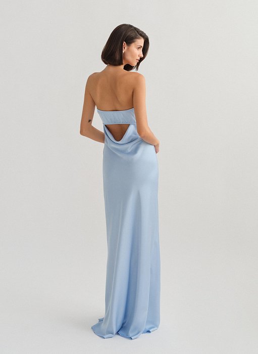 Γυναικείο σατέν maxi στράπλες φόρεμα με cut-out ντραπέ πλάτη