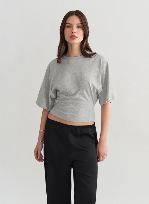 Product: Fitted shortsleeve blouse