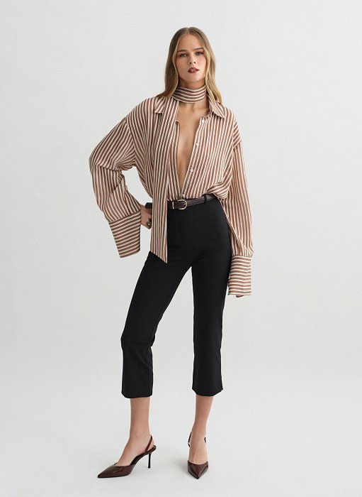 Product: High-waisted capri trousers