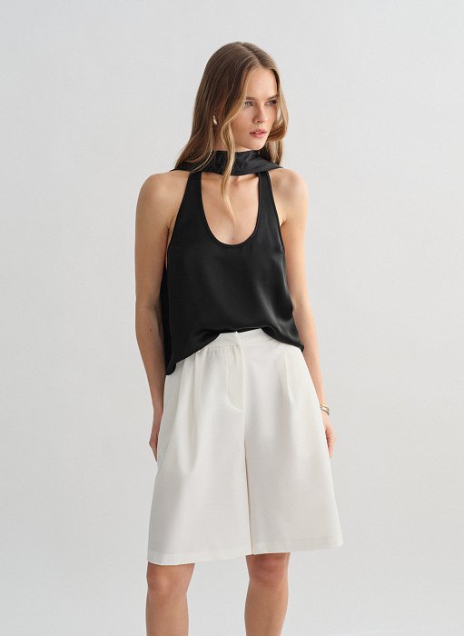 Προϊόν: Σατέν μπλούζα με cut-out πλάτη