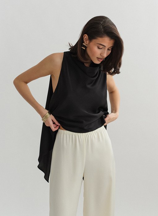 Προϊόν: Ασύμμετρη σατέν μπλούζα