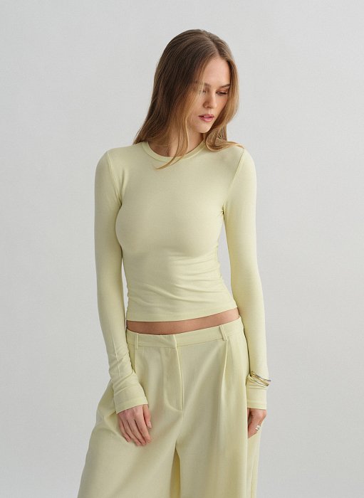 Product: Basic longsleeve top